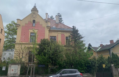 Hutteldorf Apartment | Apartment next to the Fuchs Museum