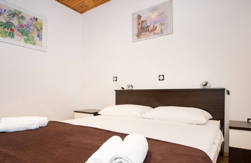 Punat Apartment | Apartment Nikola with Balcony