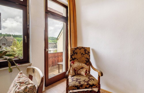 Merl Apartment | Apartment 'Nikola' with Shared Terrace, Shared Garden and Balcony, WLAN