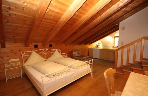 Aufham Apartment | Apartment no. 1, 27m², living/bedroom, balcony, TV, 2 pers.