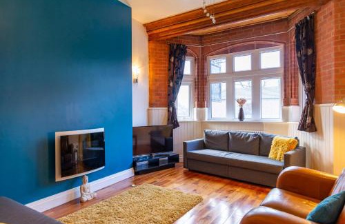 Whitefield Apartment | Apartment No 1 - The Old Red King Pub, Whitefield, Manchester