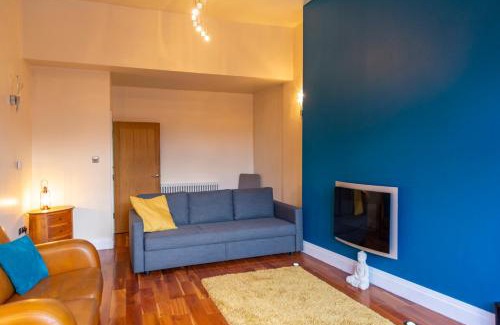 Whitefield Apartment | Apartment No 1 - The Old Red King Pub, Whitefield, Manchester