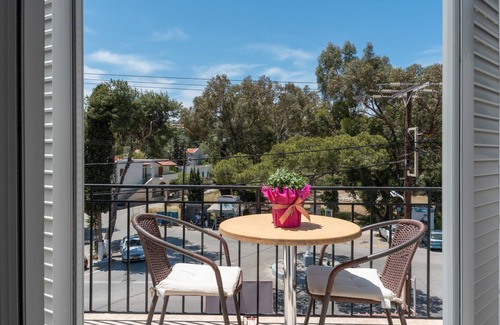Panormos Apartment | Apartment 'No 12' with Shared Pool, Wi-Fi and Air Conditioning