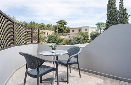 Panormos Apartment | Apartment 'No 14' with Shared Pool, Wi-Fi and Air Conditioning