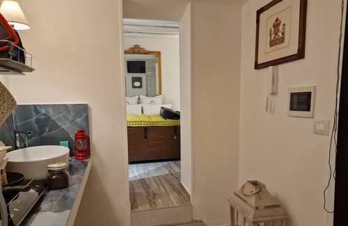 Bari City Centre Apartment | Apartment no. 2 elegant structure in the city center