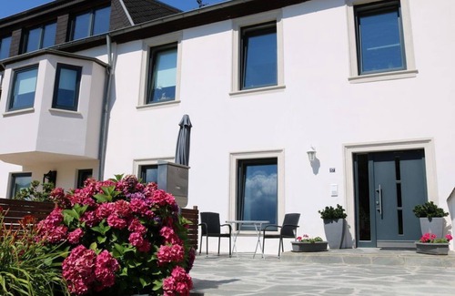Niederemmel Apartment | Apartment No. 4 - Apartments Haus Moselstrand