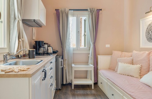 Symi Apartment | Apartment 'No 4 One Bedroom Symi Nautilus' with Sea View, Wi-Fi and Air Conditioning