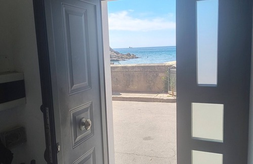 Nervi Apartment | Apartment 'Nonno Enzo' with Air Conditioning
