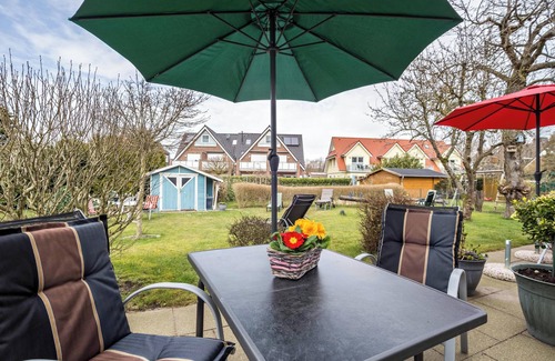 Duhnen Apartment | Apartment Nordhaus 2 close to the Beach with Shared Garden & Wi-Fi