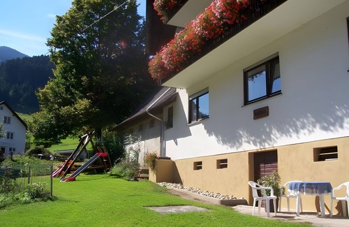 Simonswald Apartment | Apartment 'Nr 2' with Shared Terrace, Shared Garden and Wi-Fi