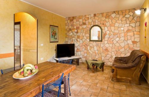 Gonnesa Apartment | Apartment Nuraghe, barrierefrei, auf Olivenhain