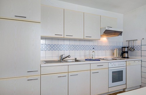 England Apartment | Apartment 'Obendrot' with Shared Terrace, Shared Garden and Wi-Fi