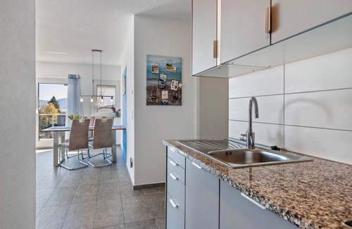 Wahlwies Apartment | Apartment 'Obersee' with Lake View, Shared Garden and Wi-Fi