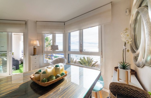 Almeria Apartment | Apartment "Ocean Views, Paseo Marítimo" with Terrace and Wi-Fi