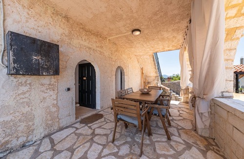 Sivota Apartment | Apartment 'Old Manor House 1' with Sea View, Wi-Fi and Air Conditioning