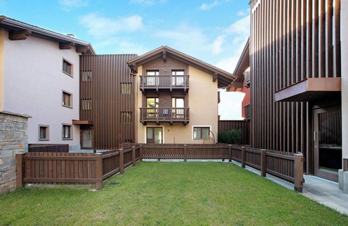 Bormio Apartment | Apartment "Olympic Chalet 13" with Mountain View, Balconies & Wi-Fi