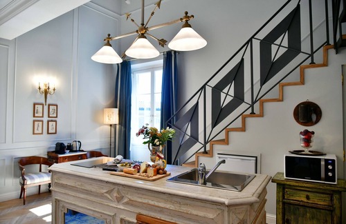 Santa Croce Apartment | Apartment on 2 floors of 65sqm, terrace with view, Wi-fi, 50mt from Santa Croce