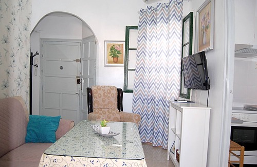 Nervion Apartment | Apartment on 3rd floor, in commercial and leisure area. Good location.