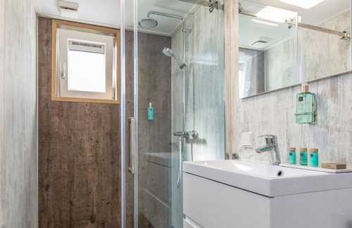 De Bult Ski Chalet | Apartment on a holiday park in Overijssel