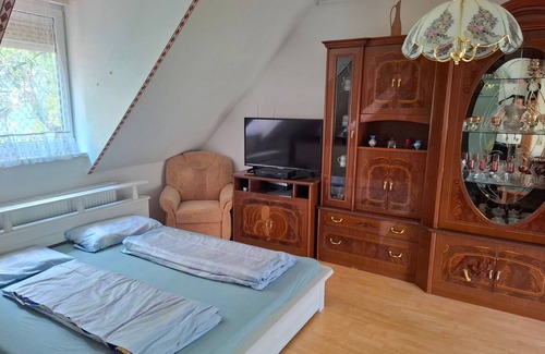 Dresden Apartment | Apartment on the 1st floor - PluralismCenter Dresden