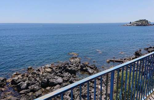 Aci Castello Apartment | Apartment on the cliff of the Cyclops