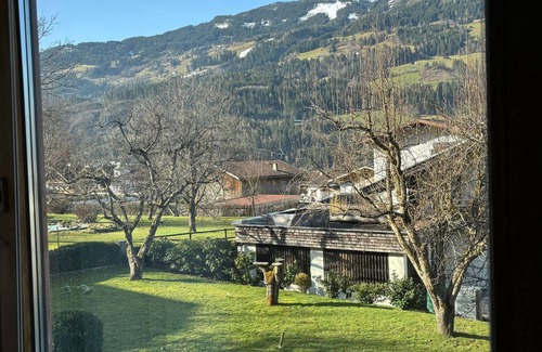 Stumm Apartment | Apartment on the middle floor, large terrace to the south & garden Rudolf Steiner house