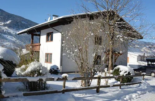 Stumm Apartment | Apartment on the middle floor, large terrace to the south & garden Rudolf Steiner house