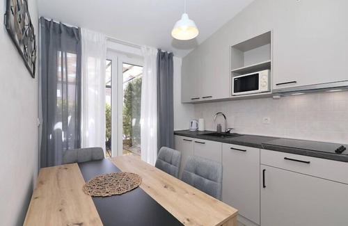 Preko Apartment | Apartment on Ugljan Island by Sandy Beach