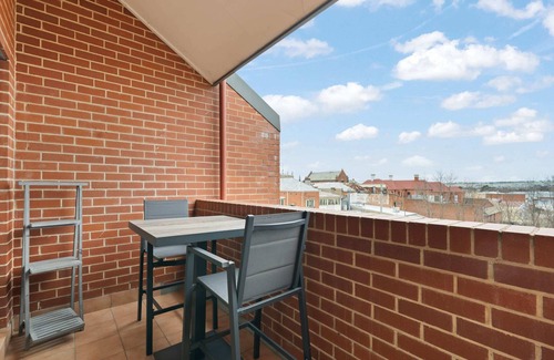 Bathurst Apartment | Apartment on William in CBD - 2 Bed, 2 Bath, Wi-Fi