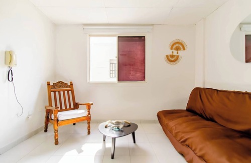 Comuna 2 Apartment | Apartment One street from the Beach Center Parque de los Novios