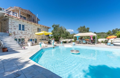 Gaios Apartment | Apartment 'Paco's Resort Family Villa 12' with Sea View, Wi-Fi and Air Conditioning