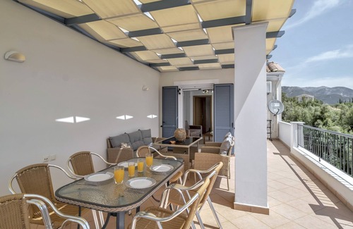 Pondi Apartment | Apartment 'Panorama 2' with Sea View, Wi-Fi and Air Conditioning