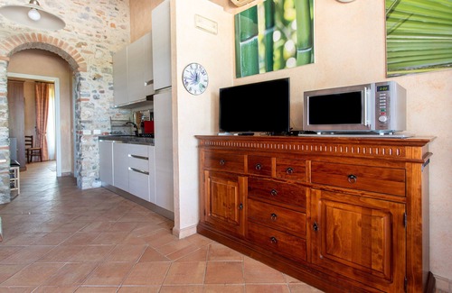 Riotorto Apartment | Apartment 'Paolina' with Sea View, Wi-Fi and Air Conditioning
