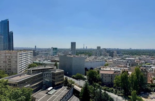 Puteaux Apartment | Apartment Paris La Défense Eiffel Tower Skyline