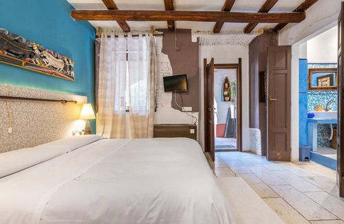 Province of Cagliari Apartment | Apartment Patio Borgo Anninnia with BBQ, Shared Garden & Wi-Fi