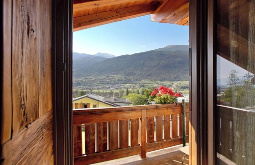 Montan-Angelin-Arensod Apartment | Apartment 'Pelòt-de La Masse' with Mountain View, Private Garden and Wi-Fi