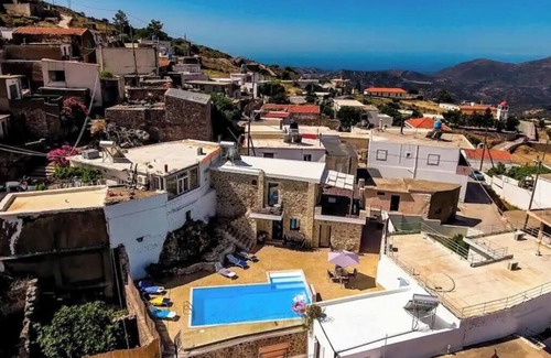 Kouroutai Apartment | Apartment 'Peristeres' with Mountain View, Wi-Fi and Air Conditioning