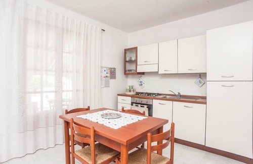 Sarroch Apartment | Apartment “Piano Terra” close to the Beach with A/C, Veranda & Garden