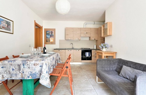 Cala Gonone Apartment | Apartment Pini with Wi-Fi, garden