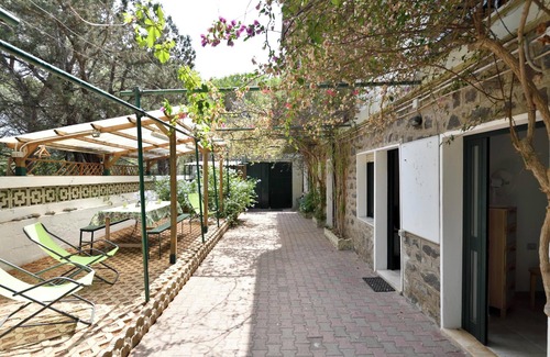 Cala Gonone Apartment | Apartment Pini with Wi-Fi, garden