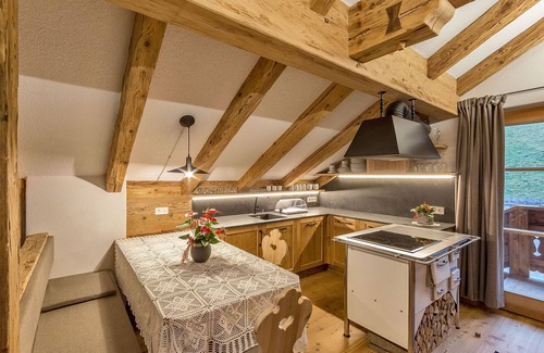 Sorafurcia Apartment | Apartment Piz da Peres - Geiselsberg with Mountain View, Pool, Sauna, Wi-Fi & Garden