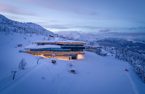 Fuegenberg Apartment | Apartment Platzhirsch directly on the ski slope