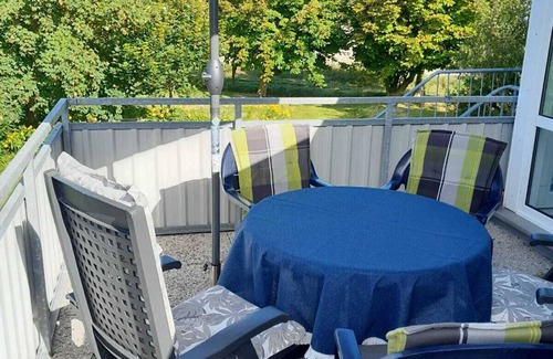 Westerkoog Apartment | Apartment 'Plüschmors' with Shared Garden, Balcony and Wi-Fi