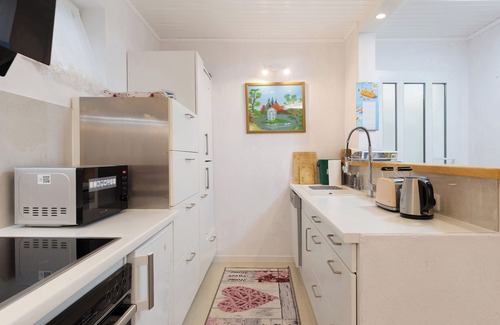Suggental Apartment | Apartment 'Pool View' with Communal Pool, Private Terrace and Wi-Fi