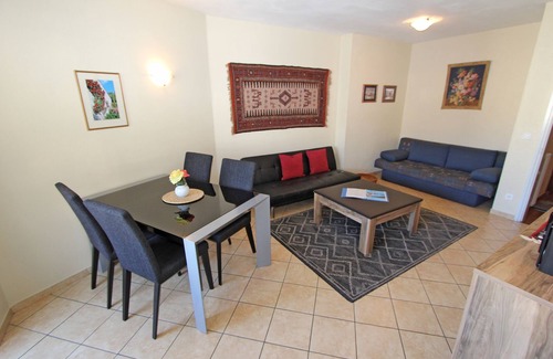 Locarno Apartment | Apartment practically on the lake promenade in a central and sunny location