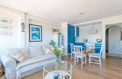 Coveta Fuma Apartment | Apartment 'Primera Linea De Playa' with Sea View, Wi-Fi and Air Conditioning