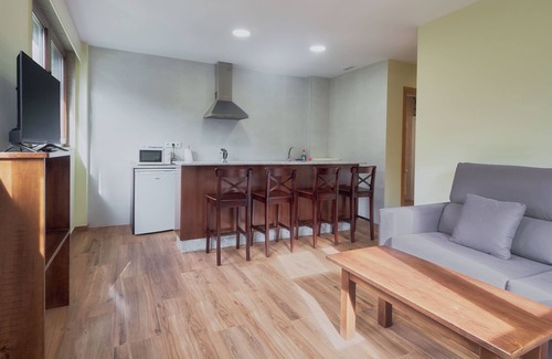 Cecos Apartment | Apartment 'Primero Derecha' with Mountain View, Shared Garden and Wi-Fi