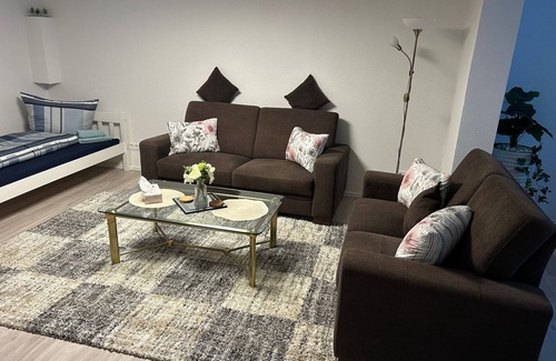 Geilenkirchen Apartment | Apartment 'Princesa' with Shared Garden and Wi-Fi