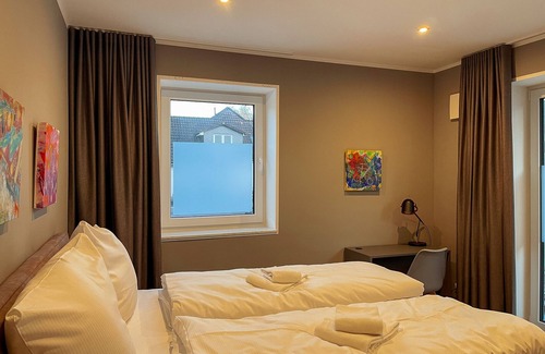 Dietrichsfeld Apartment | Apartment Prinzessin Aphrodite Disney+ Designer Wohnung