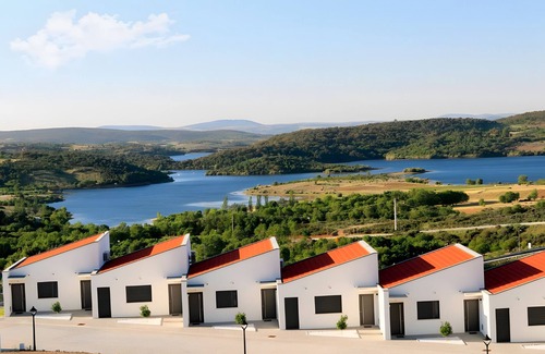 Macedo de Cavaleiros Apartment | Apartment 'Monte Bela Vista - 9' with Lake View, Wi-Fi and Air Conditioning